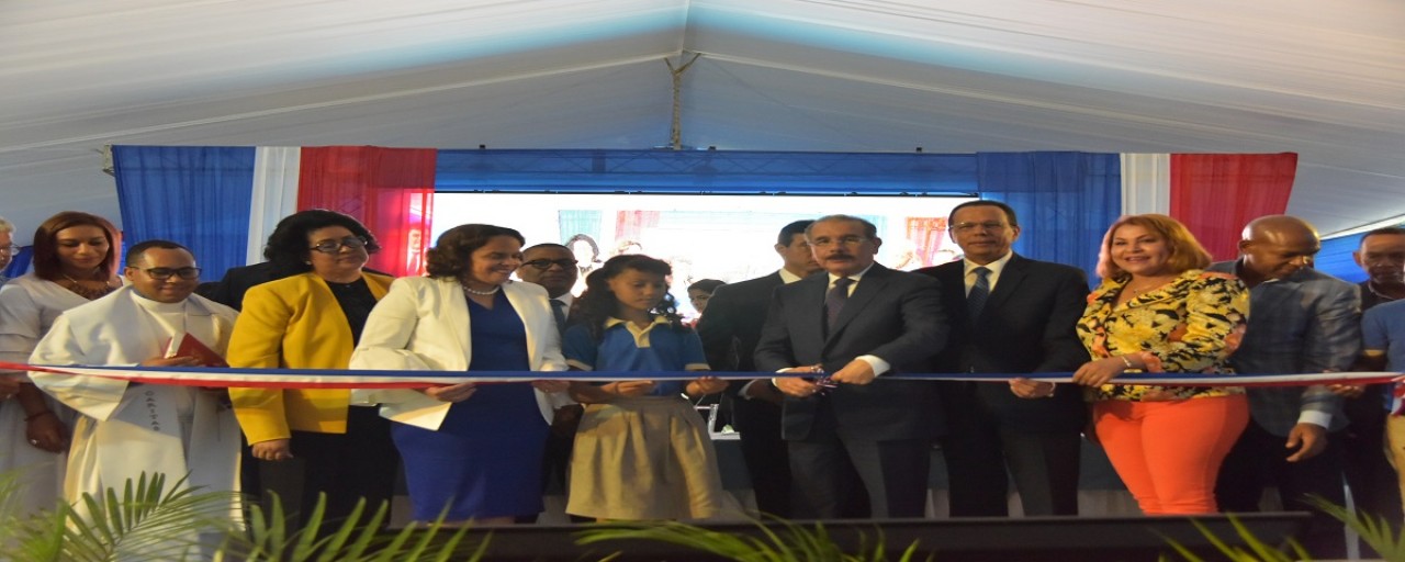  imagen Presidente Medina durante la inauguración 