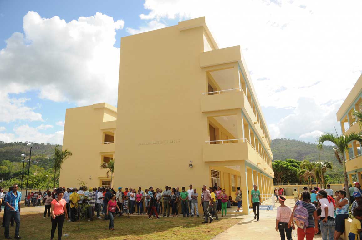  imagen Presidente Danilo Medina inaugura en La Vega cinco centros educativos con 82 aulas 