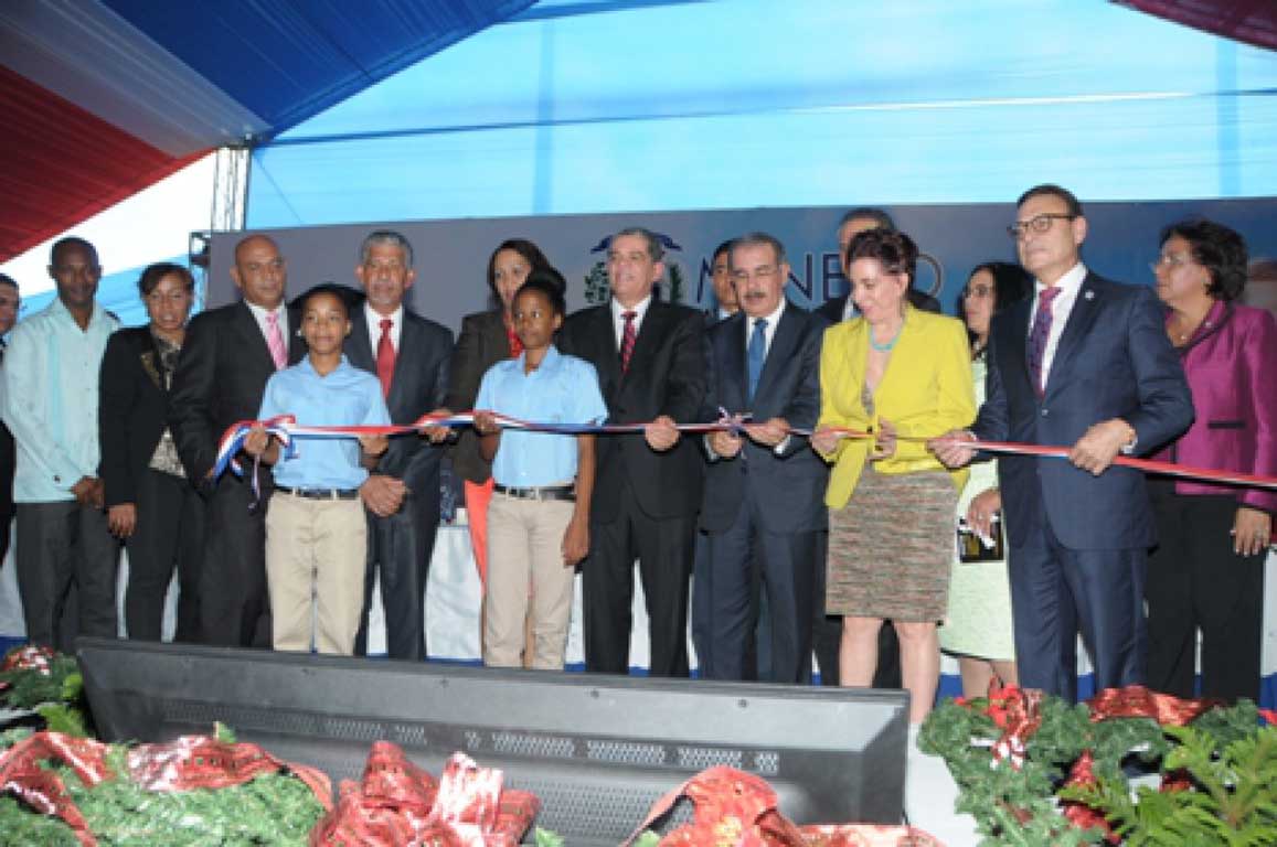  imagen Presidente Medina inaugura cinco escuelas en provincias Santo Domingo y Monte Plata 