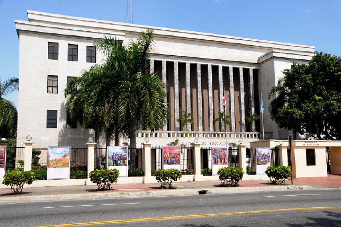  imagen frontal Edificio Ministerio de Educación de la Republica Dominicana. 