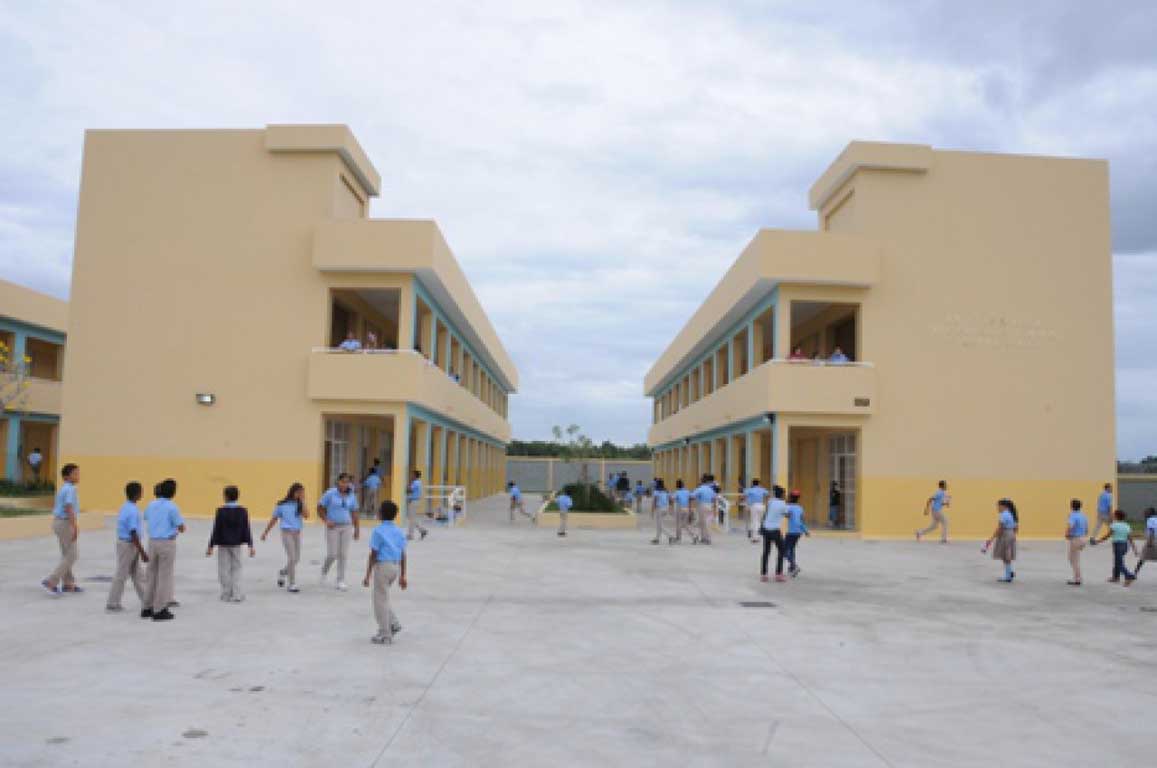  imagen Presidente Medina inaugura otras cinco escuelas en cuatro provincias del Cibao 