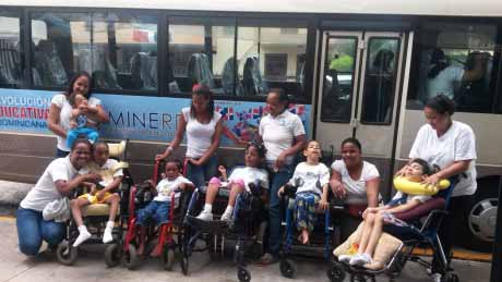  imagen Ministerio de Educación dona autobuses para niños con condiciones especiales 