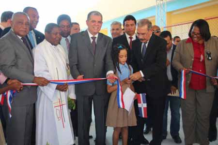  imagen Presidente Danilo Medina inaugura una escuela en Cabral, Barahona 