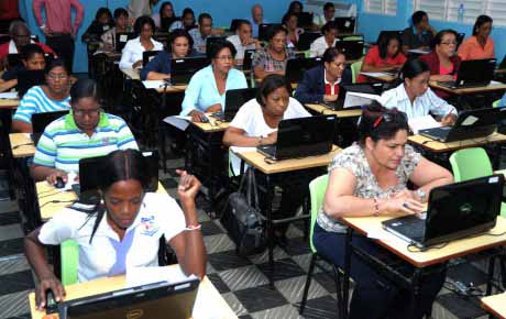  imagen Ministerio Educación inicia el martes evaluaciones a más de 40 mil aspirantes a profesores y profesoras 