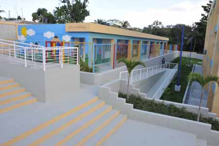  imagen Presidente Medina inaugura escuela de 29 aulas en Los Alcarrizos 