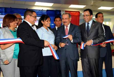  imagen Presidente Danilo Medina entrega un nuevo edificio al Instituto Técnico Salesiano en el sector María Auxiliadora  