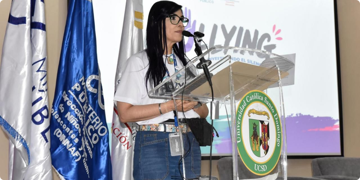  imagen La viceministra de Asuntos T&eacute;cnicos y Pedag&oacute;gicos del MINERD, Ancell Scheker junto a colaboradores de la Procuradur&iacute;a General de la Rep&uacute;blica (PGR) 