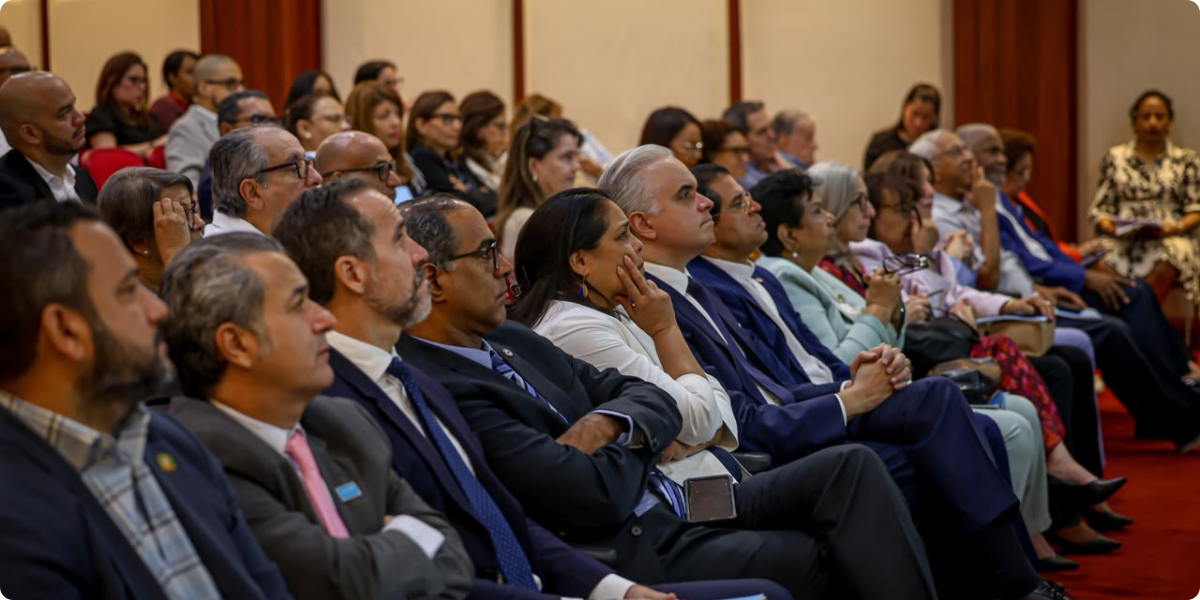  imagen ministro de Educaci&oacute;n, Luis Miguel De Camps 