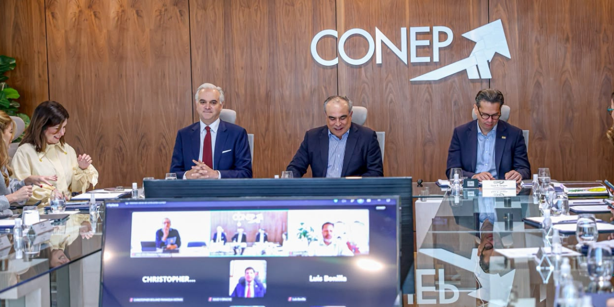  imagen Ministro De Camps, en un encuentro con la directiva del Consejo Nacional de la Empresa Privada (CONEP) 