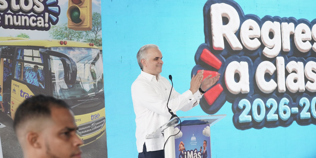  imagen Ministro de educaci&oacute;n Luis MIguel&nbsp;De Camps dando inicio al&nbsp;al A&ntilde;o Escolar 2026-2027. 