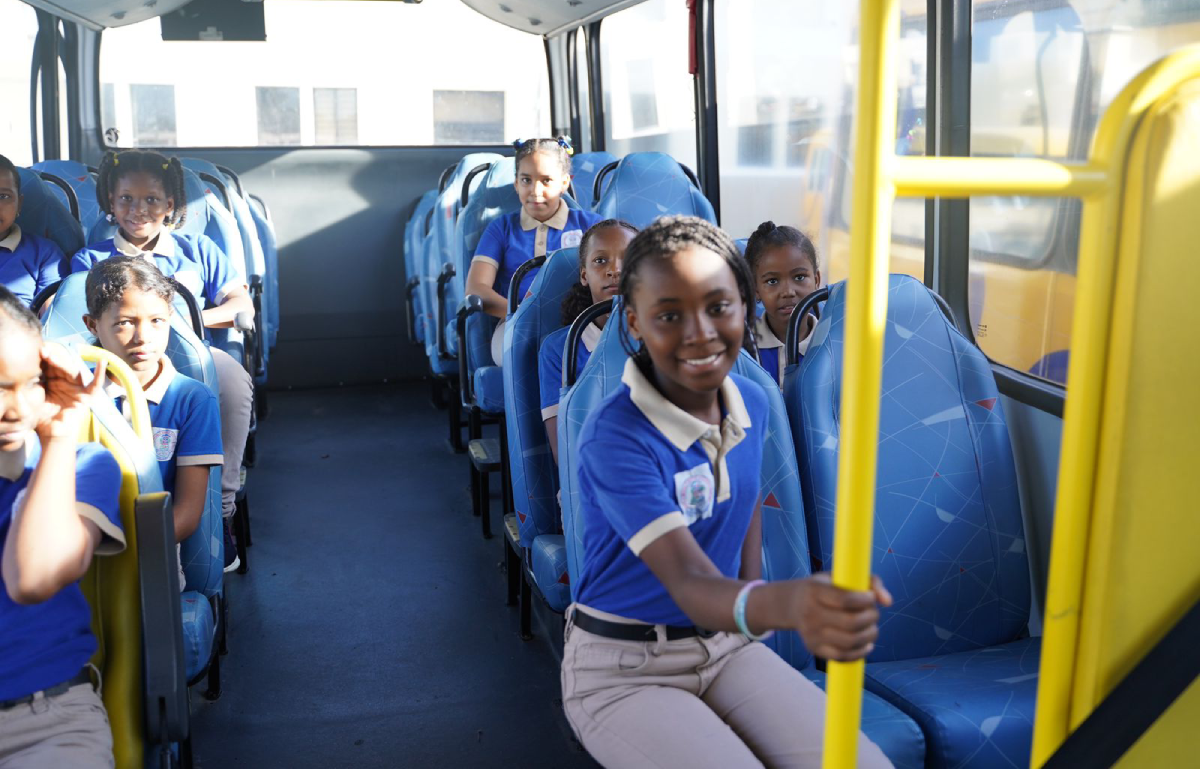 imagen Autobuses del Sistema Nacional de Transporte Estudiantil  