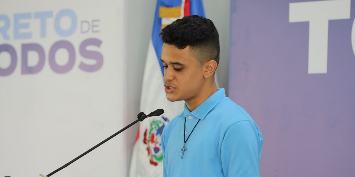  imagen El presidente Luis Abinader y el ministro de educaci&oacute;n&nbsp; inaugurando de dos centros educativos en Santiago y un techado en Rancho Arriba, San Jos&eacute; de Ocoa. 