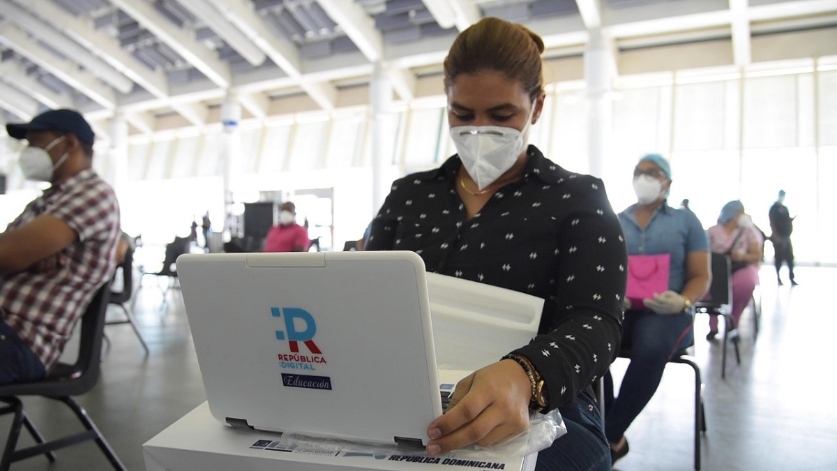  imagen C&eacute;sar Garnier Mart&iacute;nez, coordinador general de Equipamiento e Infraestructura Tecnol&oacute;gica de Rep&uacute;blica Digital Educaci&oacute;n 