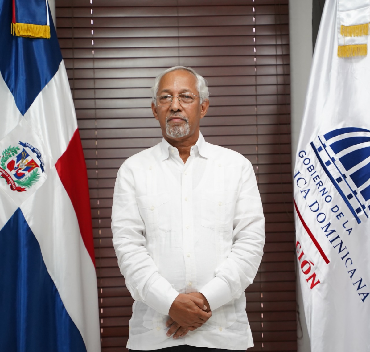 Ángel Hernández asume como Ministro de Educación de la ...