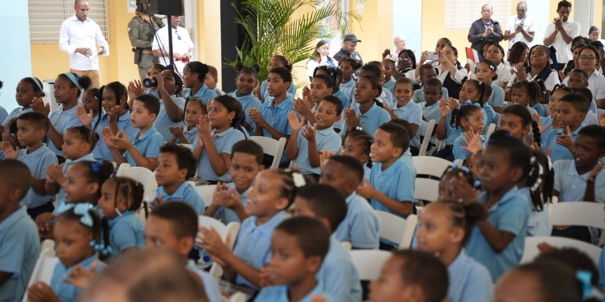  imagen Inauguraci&oacute;n de cinco nuevos planteles educativos y el Complejo Educativo y Deportivo Pedro Mart&iacute;nez 