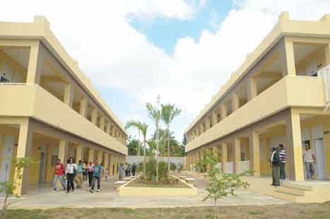  imagen Presidente Medina inaugura tres escuelas y tres liceos en Moca 