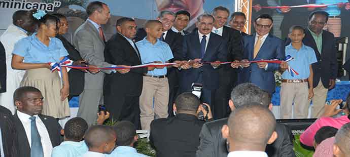  imagen Medina inaugura en Hato Mayor cuatro escuelas con 64 aulas para Tanda Extendida 