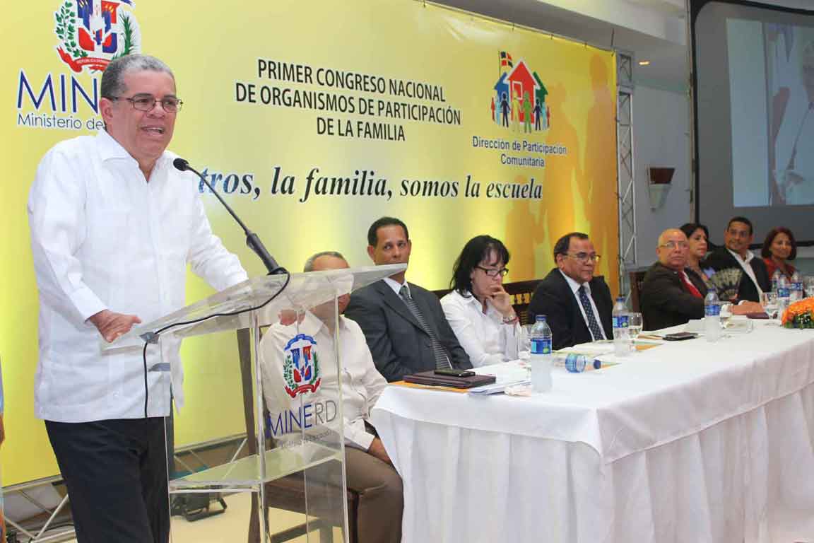  imagen Amarante Baret afirma que la escuela dominicana debe ser dinámica y mejor preparada 