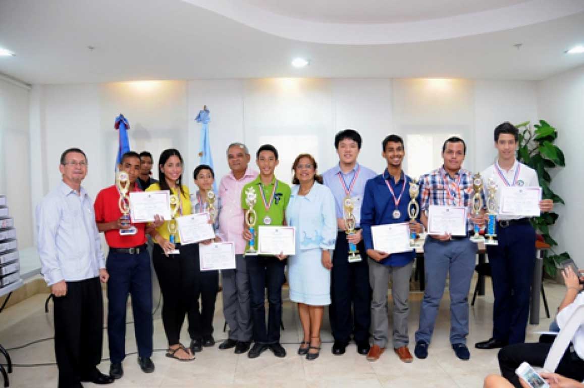  imagen Ministerio de Educación premia ganadores de Olimpíadas de Lectura, Ortografía y Matemática 