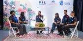  imagen Estudiantes participando en&nbsp;el panel &ldquo;Un libro, una misi&oacute;n&rdquo;, en la Feria Internacional del Libro Santo Domingo 2026. 