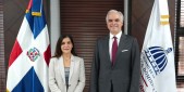  imagen El ministro de Educaci&oacute;n, Luis Miguel De Camps, recibiendo la visita de la embajadora de Estados Unidos en la Rep&uacute;blica Dominicana, Leah Campos. 