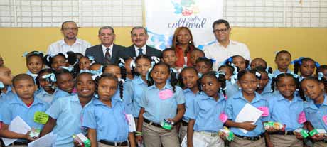  imagen Presidente Danilo Medina inicia programa de enseñanza y educación cultural del MINERD y la Refidomsa 