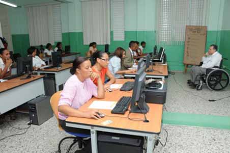  imagen El Ministerio de Educación necesita 17 mil profesores para el año escolar 2015-2016 