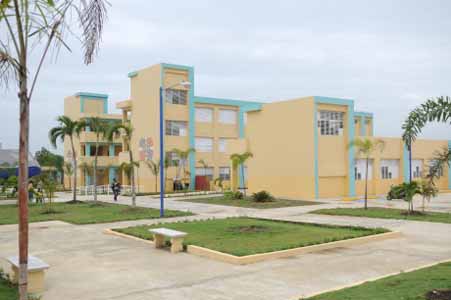  imagen Presidente Danilo Medina entrega en La Caleta, Boca Chica, una escuela de 29 aulas 